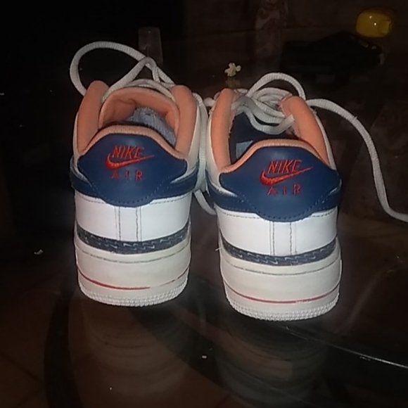 Nike - Picture 3 of 3